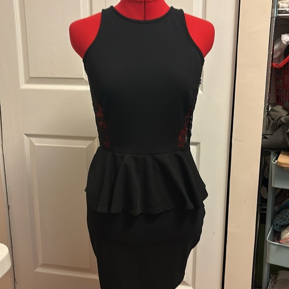 Soprano Black Ruffle Peplum Dress With Lace Panels - Picture 5 of 6